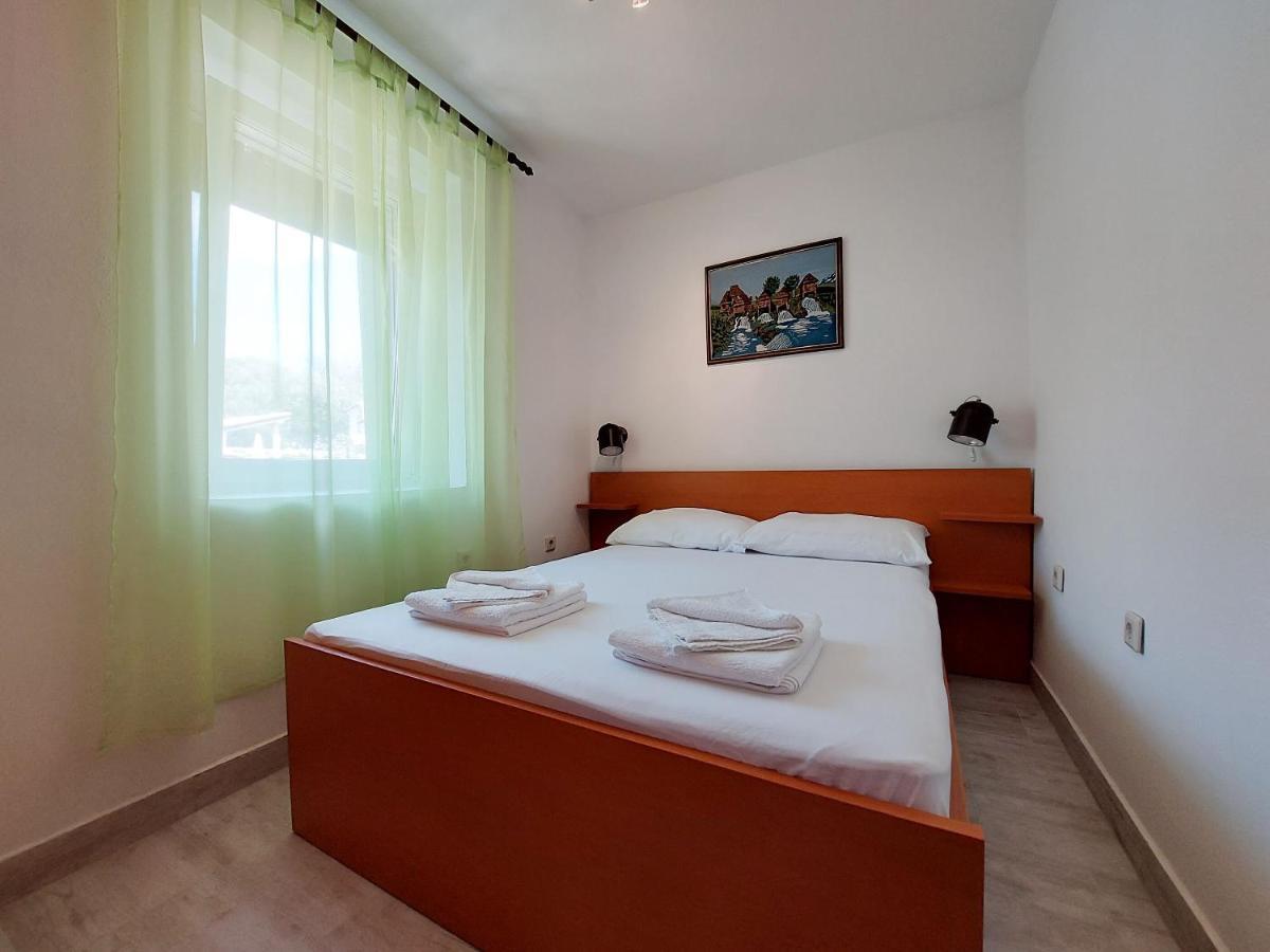 Apartments Ivan Čižići Extérieur photo