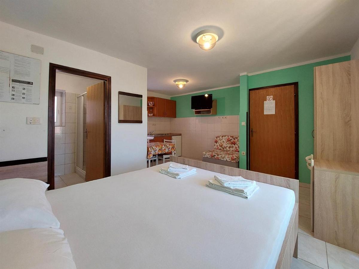 Apartments Ivan Čižići Extérieur photo